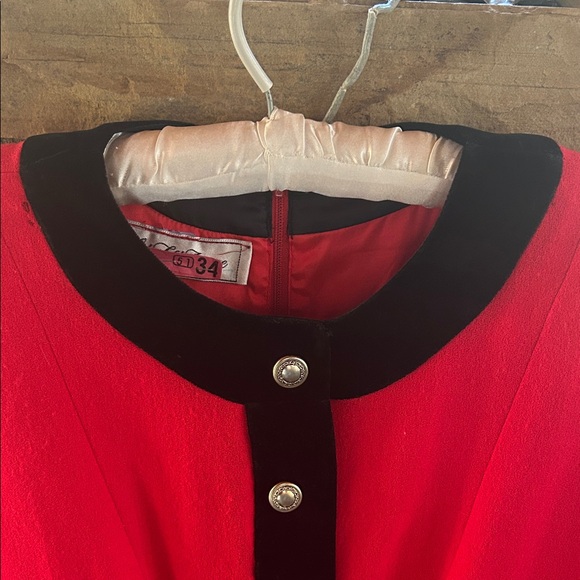 Saks Fifth Avenue Vintage Vibrant Red Dress; Black Velvet Collar Cuffs Belt;Sz 8 - Picture 9 of 16